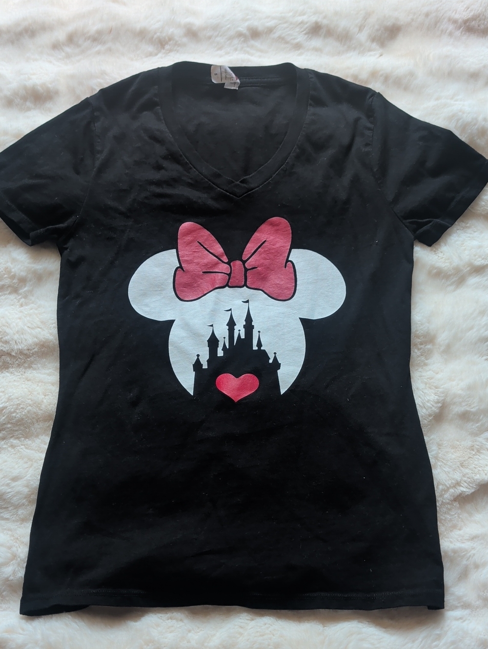 🎉 2 for $20 🎉 Women's Disney T-Shirt Size Small Minnie Mouse Bow Castle Heart